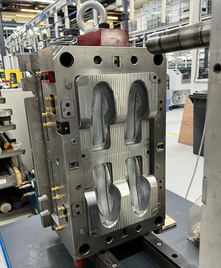 The machine that makes sneakerspoon