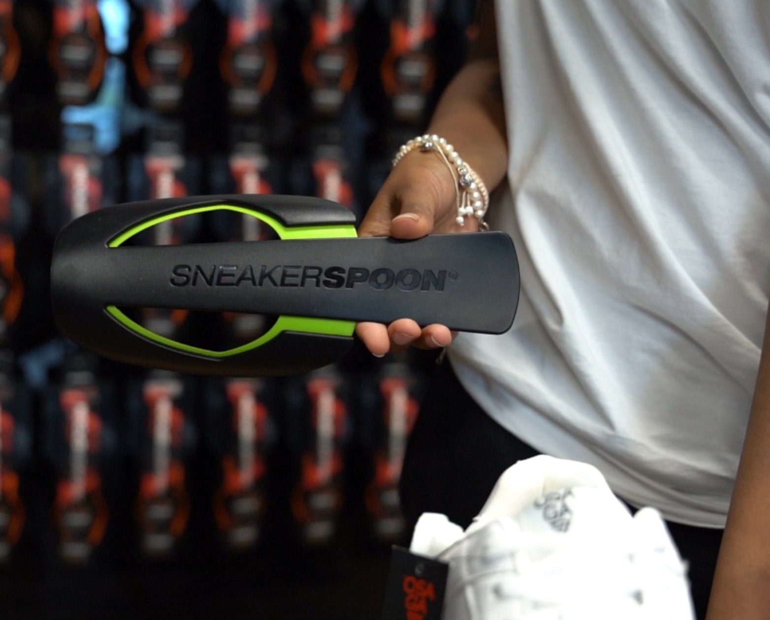 Sneakerspoon The shoe tree for sneakers - Sneakerspoon®